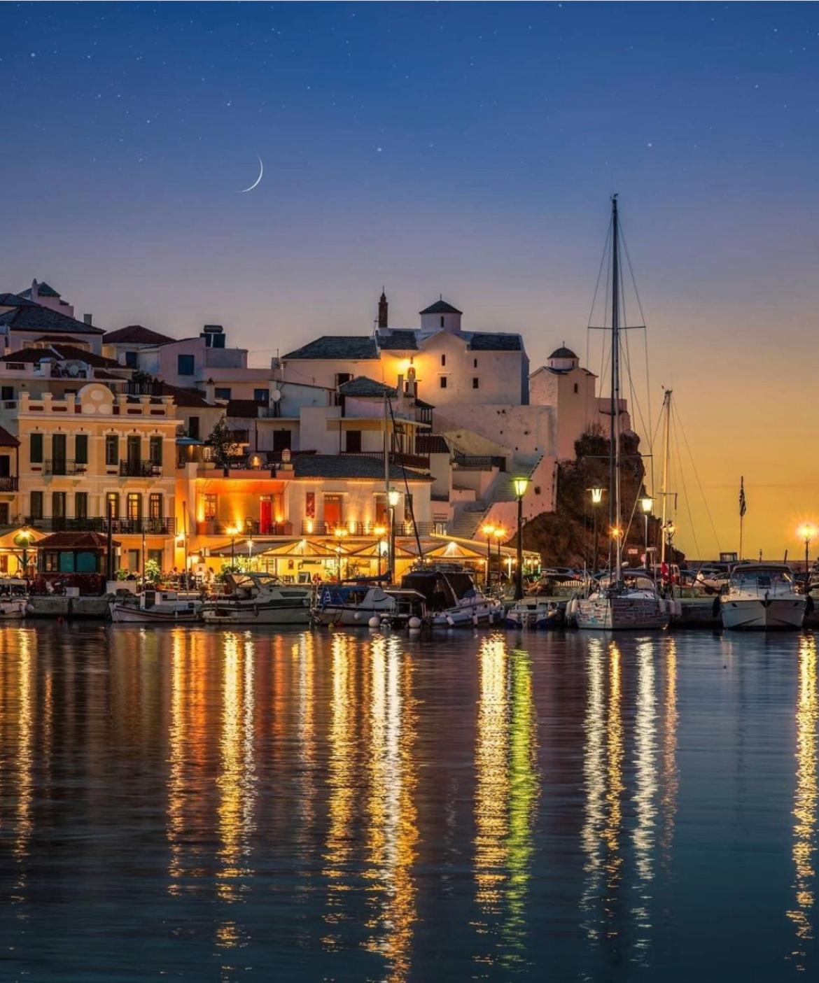 Romantic Lemonia Cottage Skopelos Town Exterior photo