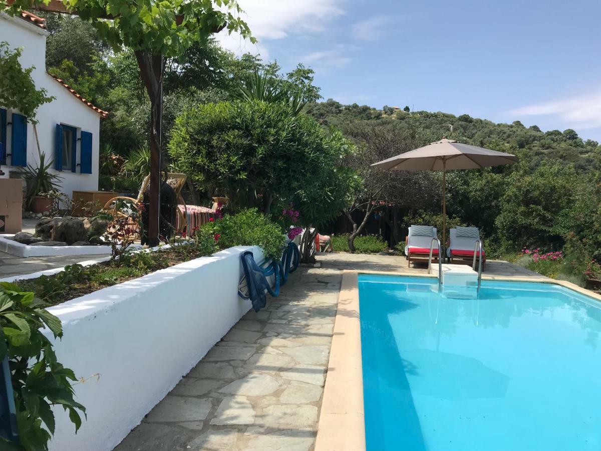 Romantic Lemonia Cottage Skopelos Town Exterior photo